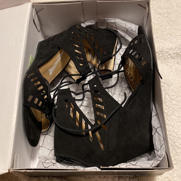 Material girl sandals NIB - Picture 7 of 8